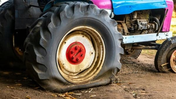 Top Mistakes to Avoid When Mounting & Dismounting Tires
